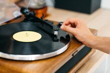 Lenco LS-410WA - gramofon s reproduktory a Bluetooth (14)
