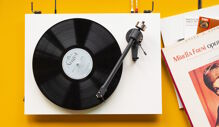 Pro-Ject T2 Super Phono + Sumiko Rainier - Gramofon, 9" rameno, předzesilovač (6)