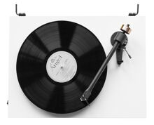 Pro-Ject T2 Super Phono + Sumiko Rainier - Gramofon, 9" rameno, předzesilovač (3)
