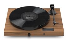 Pro-Ject JukeBox E1 + OM5e - Gramofon s vestavěným zesilovačem a přijímačem Bluetooth (1)